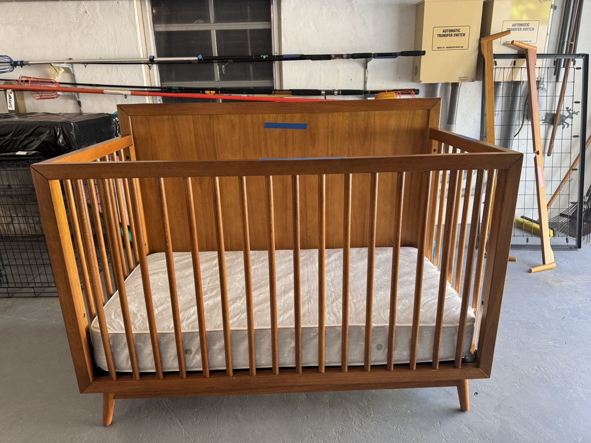 West Elm X Pbk Mid century 4 In 1 Convertible Crib