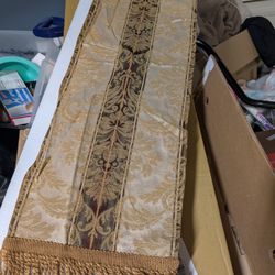 Table Cloths, Gold Back Drop ,Table Runners