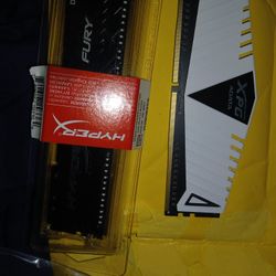 24 GB RAM DDR4.  2 sticks. 1x8, 1x16