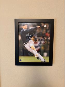 Kyle Seager Autographed Photo