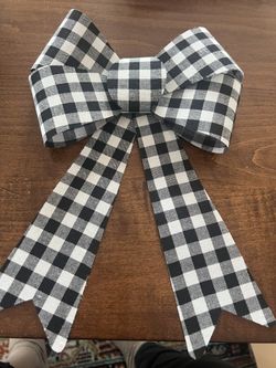Bows  Black And White Checkered