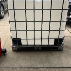 Water Tank 275 Gallon 