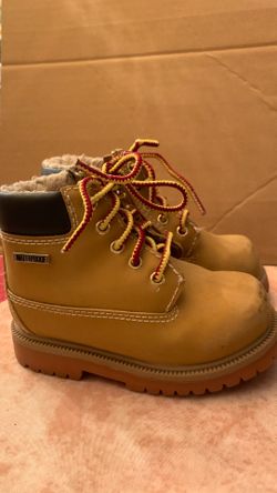Baby hiking boots size 8