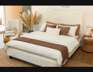 Beautiful full bed - moving out sale