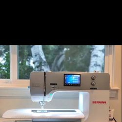 BERNINA 770QE  (upgraded to plus) w/ Large Embroidery Module