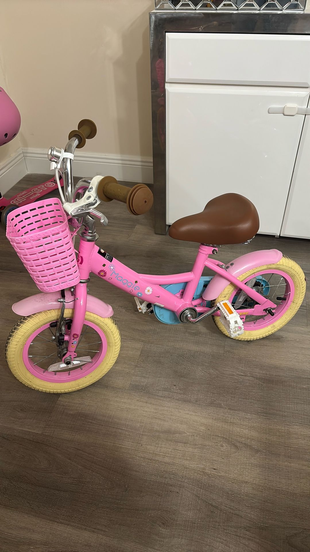 Todler Girl Bike 
