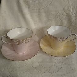 Vintage Set Of 2 Elizabethan Taylor& Kent Fine Bone China Tea Cups And Saucers $10 EA 