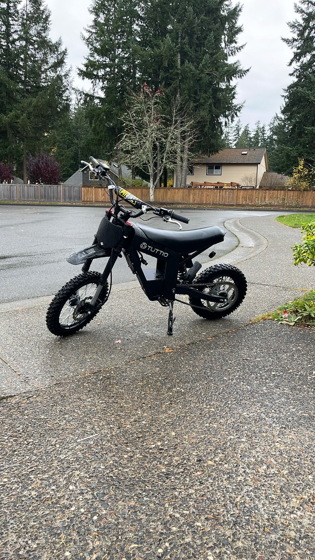 black tuttio soliel 01