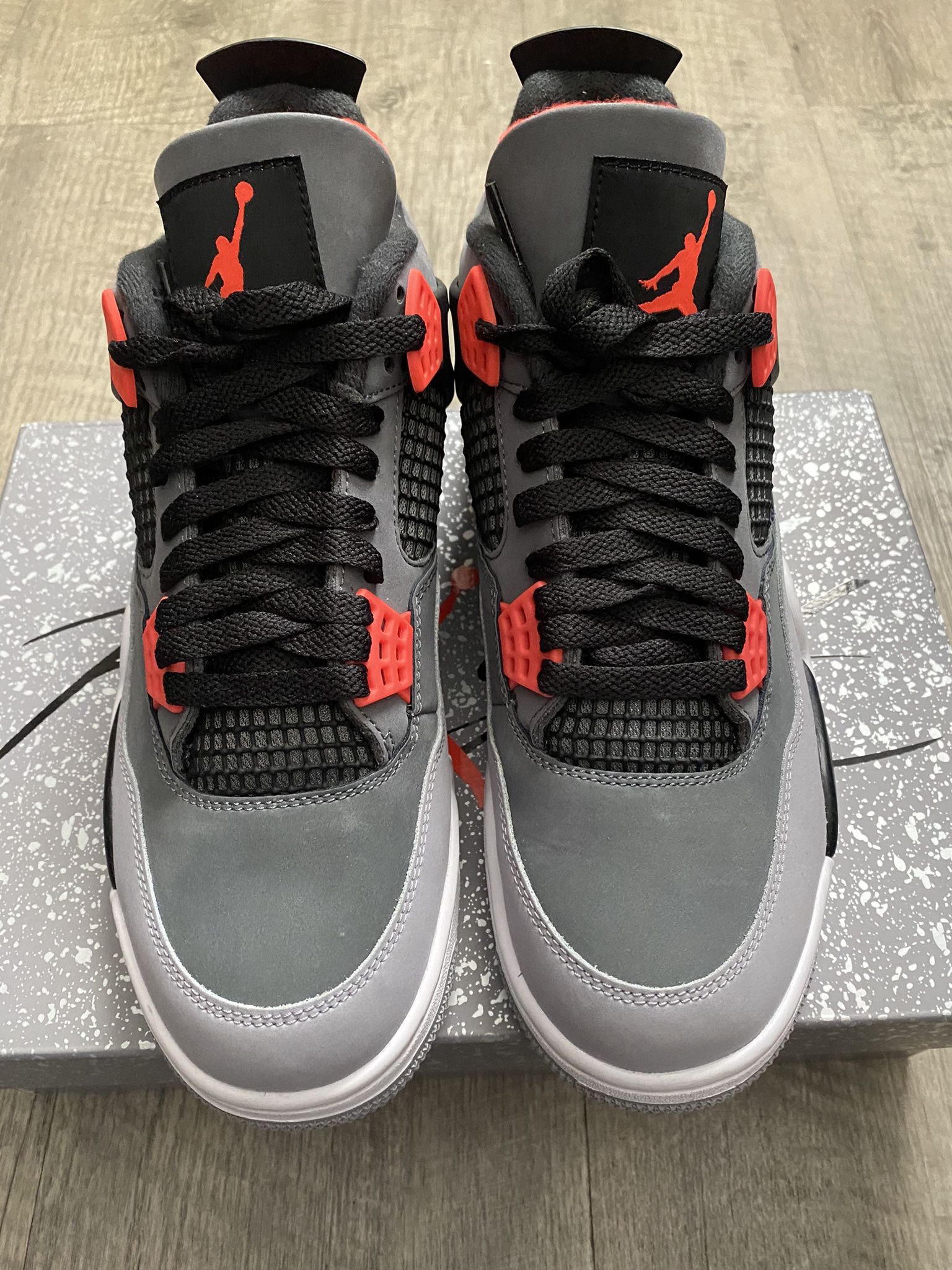 Jordan 4 Infrared Size 9  & Accessories