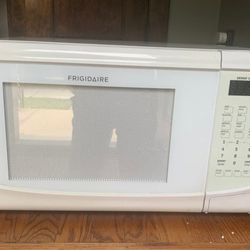 Frigidaire Microwave 