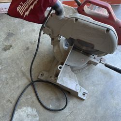 Milwaukee Miter Saw