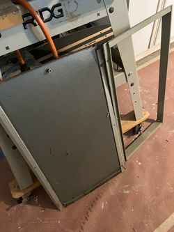 14” x 28” dog door.