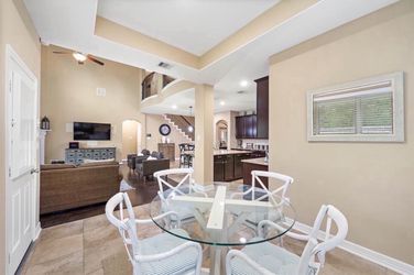 Pottery Barn Table And Chairs