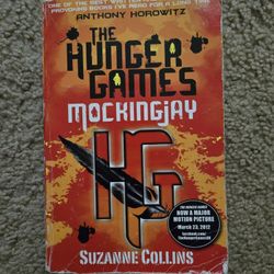The Hunger Games: Mockingjay - Suzanne Collins (Paperback, 2010)