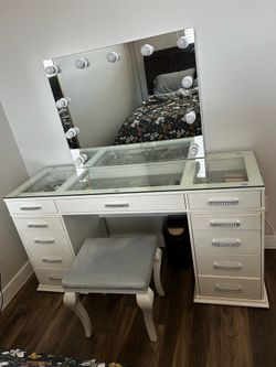 Mirror Makeup Vanity Set