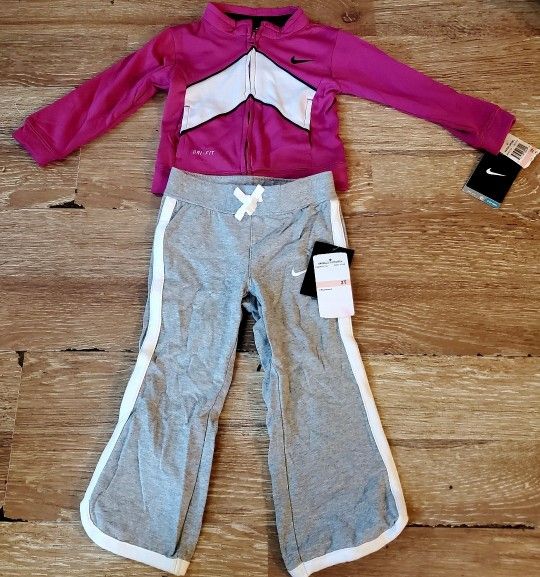 Toddlers Nike Tracksuit (NWT)