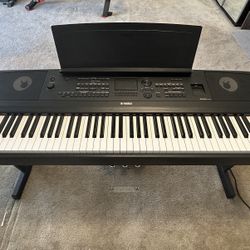 Yamaha DGX-670B - Black