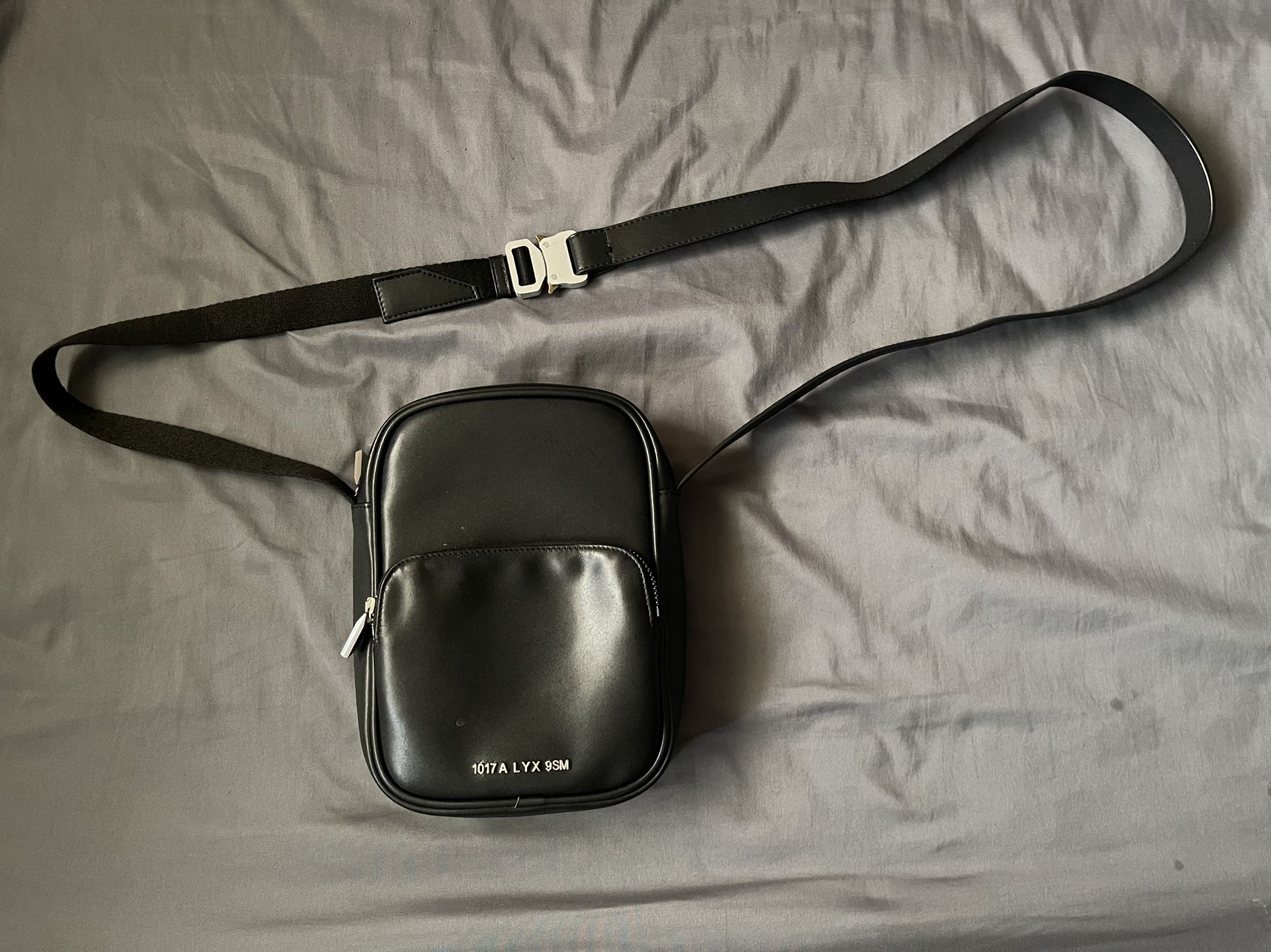 vertical camera bag