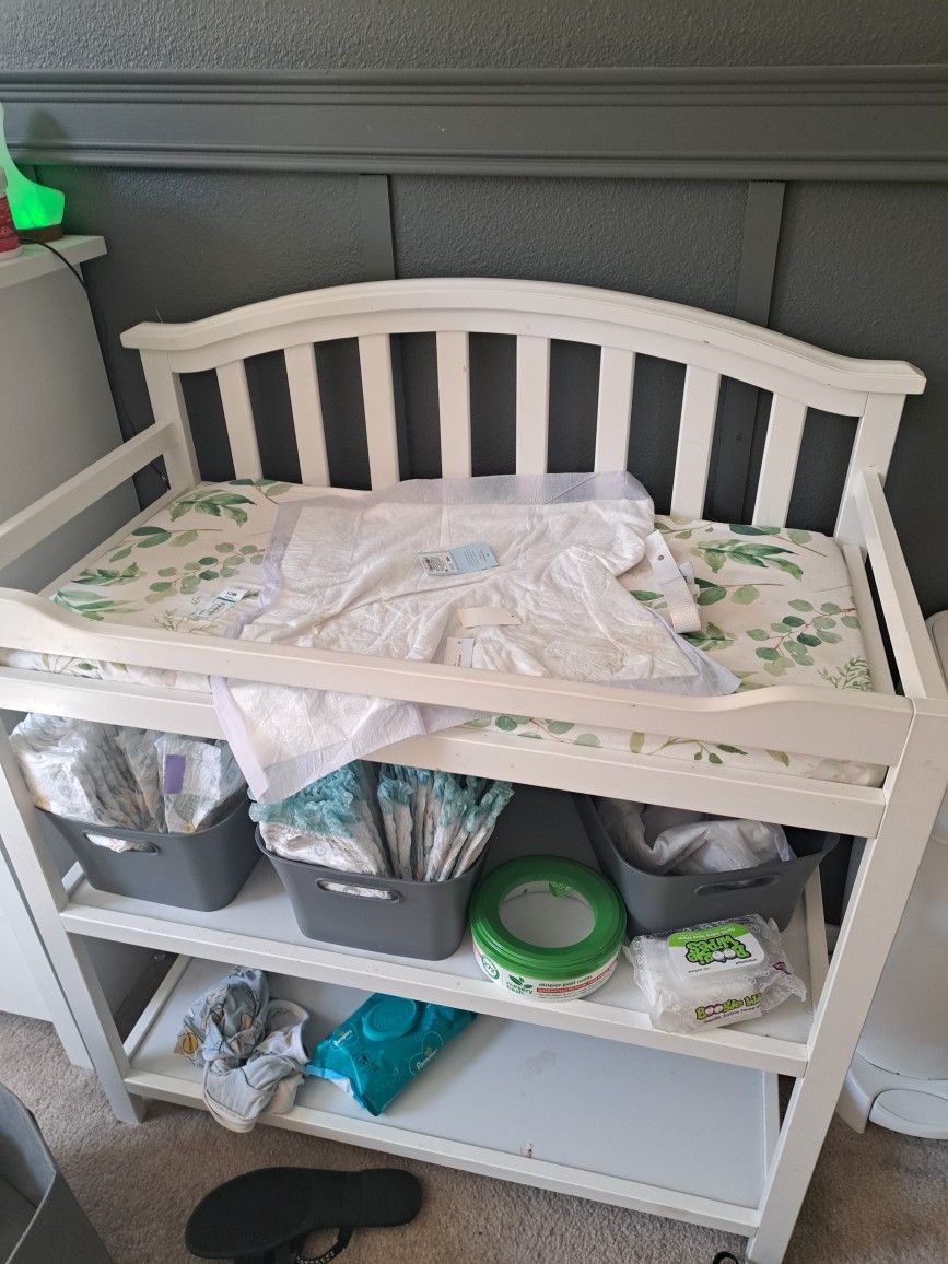 White Changing Table for Sale in Puyallup, WA OfferUp