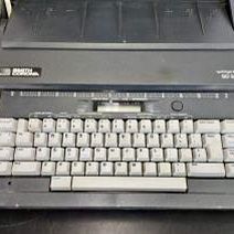 Smith Corona SD 300 Electric Typewriter With cover