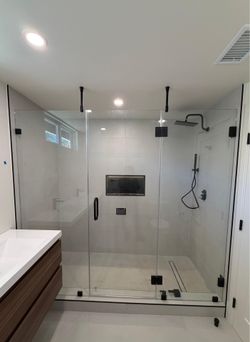 High Quality Stylish Frameless Tempered Glass Custom Shower Door