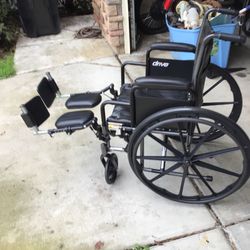Drive Wheelchair Brand New Paid$400 Selling For 175 The Ledges I Guess Table Goes Up And Down In Light Weight Easy To Carry