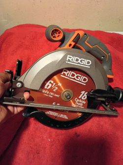 Like New 18 Volt Ridgid 61/2 Circular Saw Tool Only $89