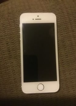 IPhone 5s clean IMEI 16 gigs very clean
