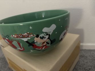 Disney Parks Christmas Serving Bowl Holiday Mickey And Friends