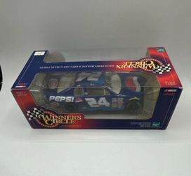 Winner's Circle #24 Jeff Gordon Pepsi NASCAR 1:24 Scale Die Cast