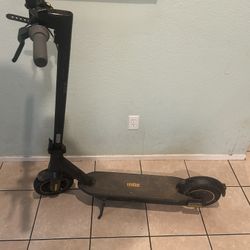 Nine Bot G30 Scooter 
