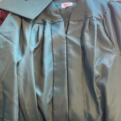 Horizon Green Cap And Gown