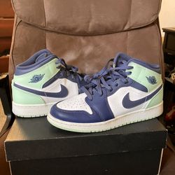 Jordan 1 Mid Size 7