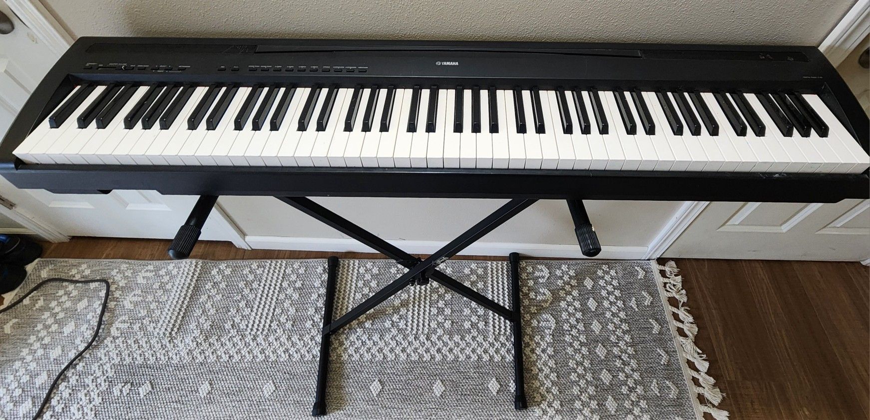 Piano Yamaha P-85