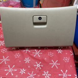 From 2004 to 2011 Toyota Camry glow box