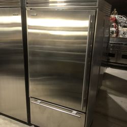 Sub Zero 36” Stainless Steel Bottom Freezer Built In Refrigerator 