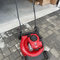 Toro Mower   Cranks Up Right Away! 