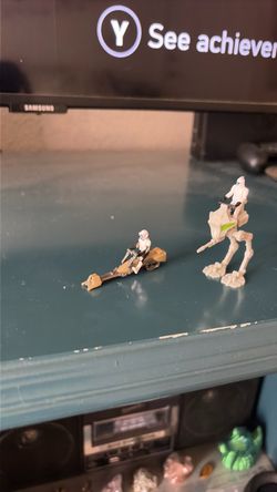 Mini Star Wars Figures - Clone with walker & Scout trooper with speeder.