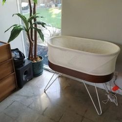 Brand New Snoo Mart Bassinet -