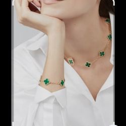  Van .clef  Necklace  