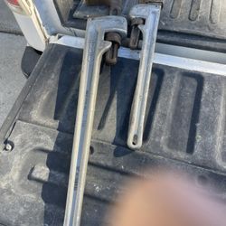 Pipe Wrench 