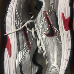 Nike Initiator(11.5) BRAND NEW