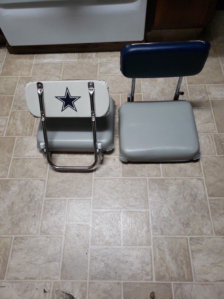 Dallas Cowboys. Folding Stadium Chairs