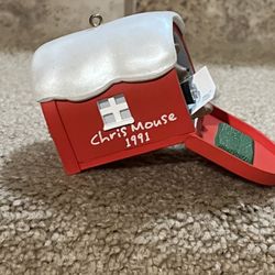1991 Hallmark Keepsake Ornament Chris Mouse Mail #7 mailbox Collectors Series