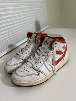 Air Jordan 1 Mid SE Dune Red