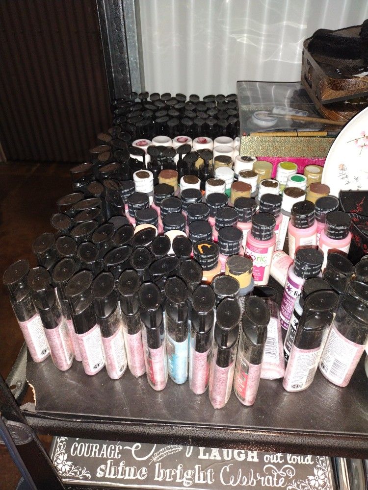 200 Acrylic Craft Paints