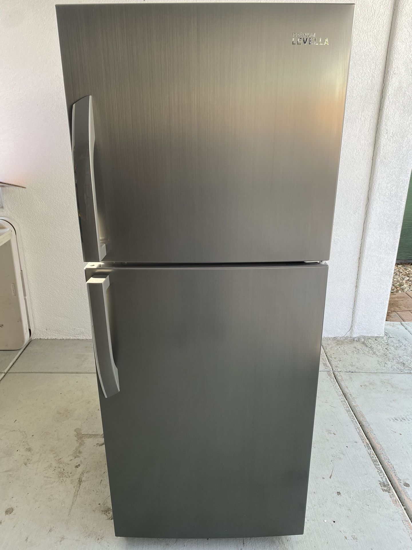 Refrigerator