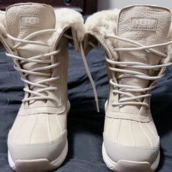 Uggs 8.5
