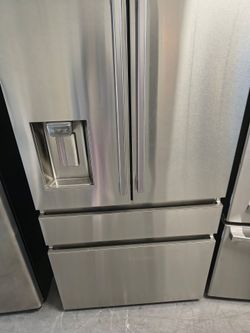 Stainless Steel French Door Refrigerator with Ice Dispenser
