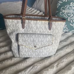 MICHAEL KORS BAG 